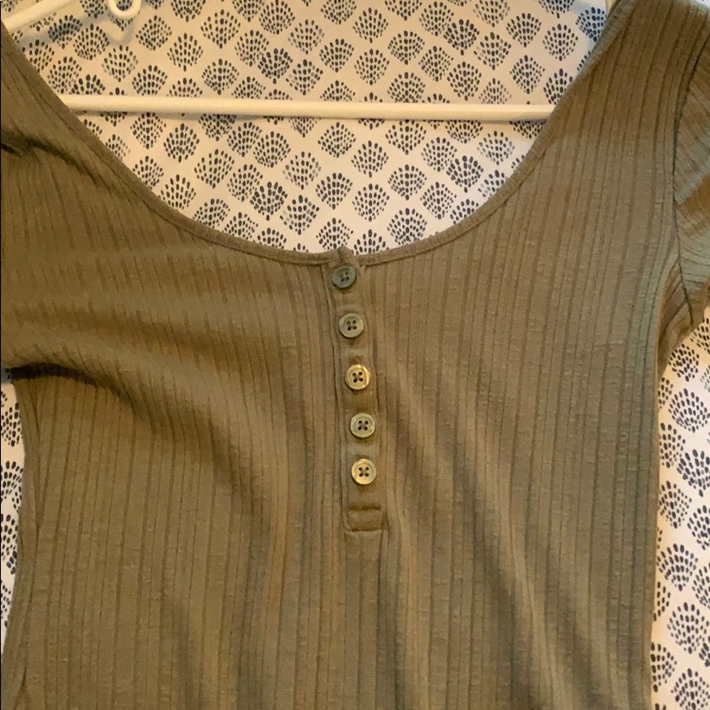 T shirt green